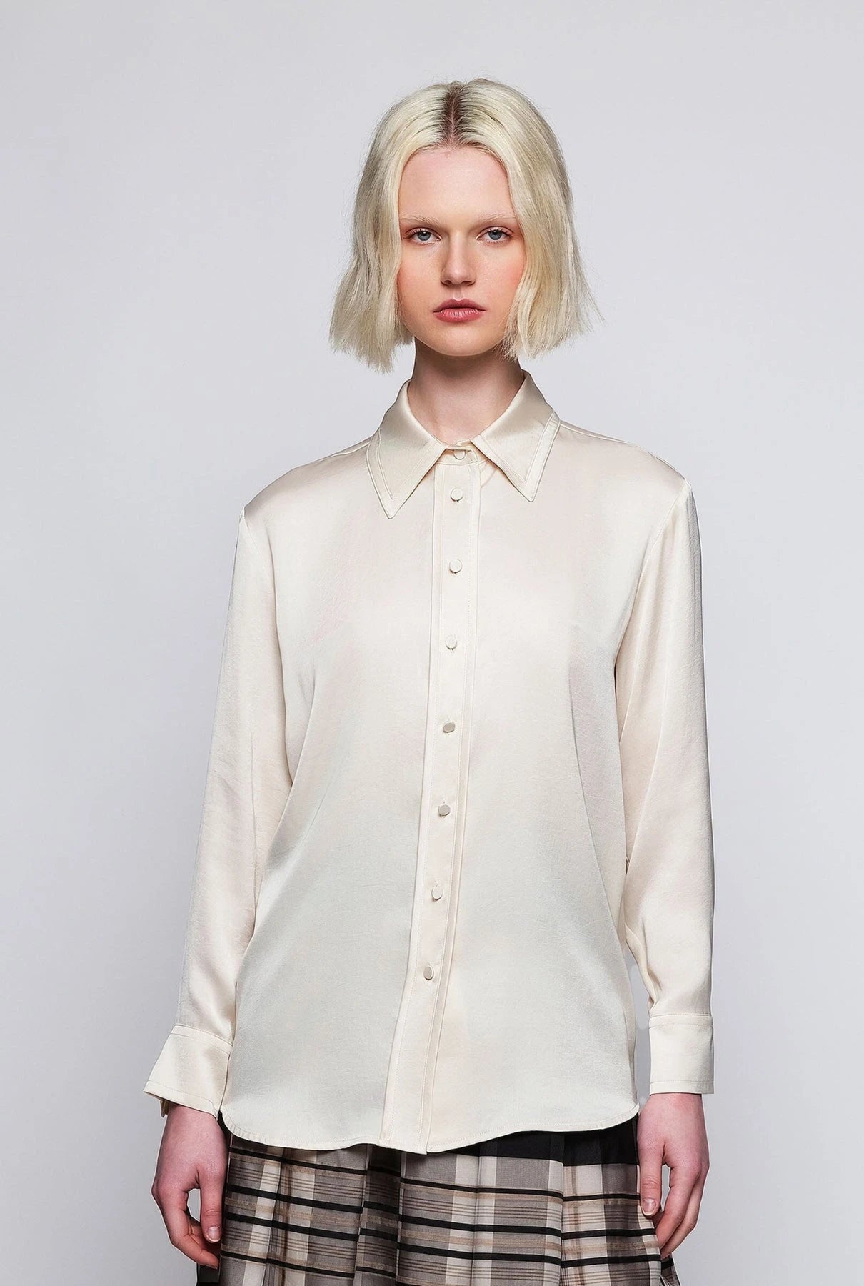 Blusa fluida beige Shirts & Blouses Mirto 