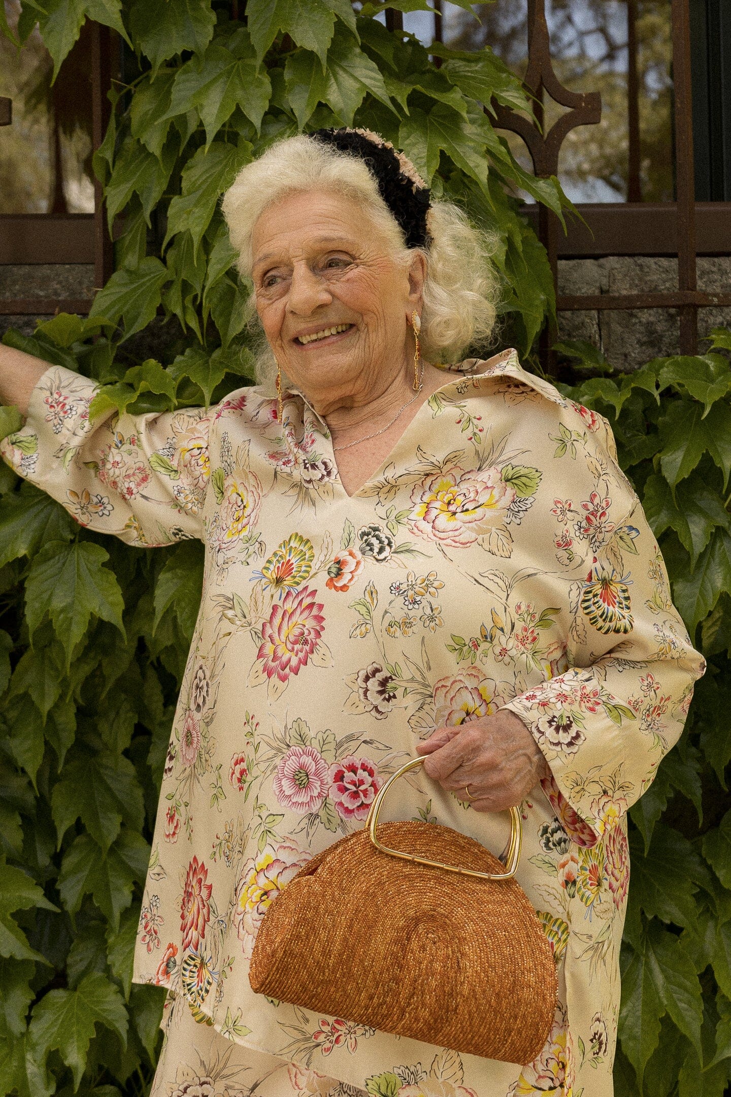Blusa fluida estampado floral. Shirts & Blouses Mirto 