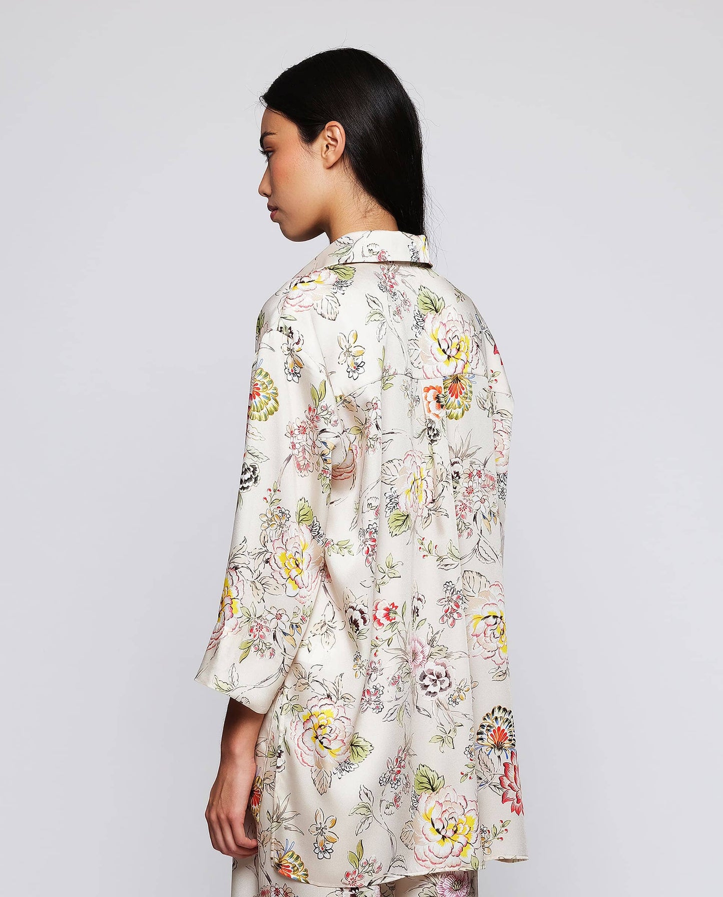 Blusa fluida estampado floral. Shirts & Blouses Mirto 