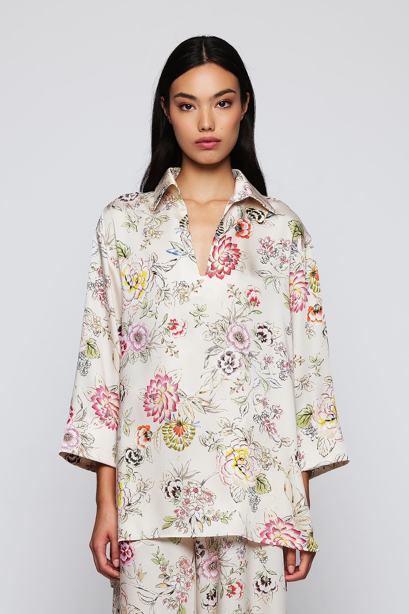 Blusa fluida estampado floral. Shirts & Blouses Mirto S / 36 