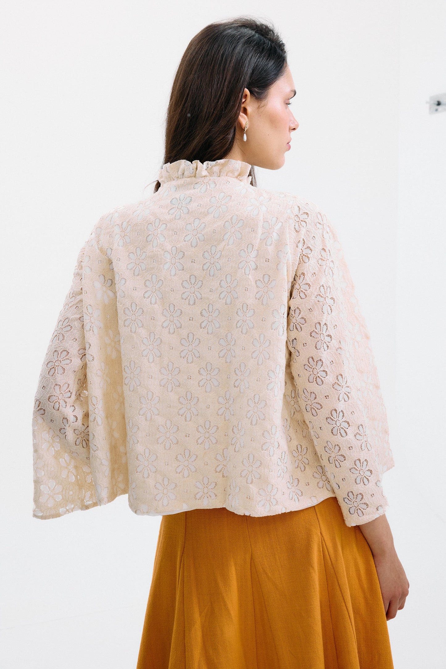 Blusa Meriggio Flores Bordadas Beige Shirts & Blouses IPA BRAND 