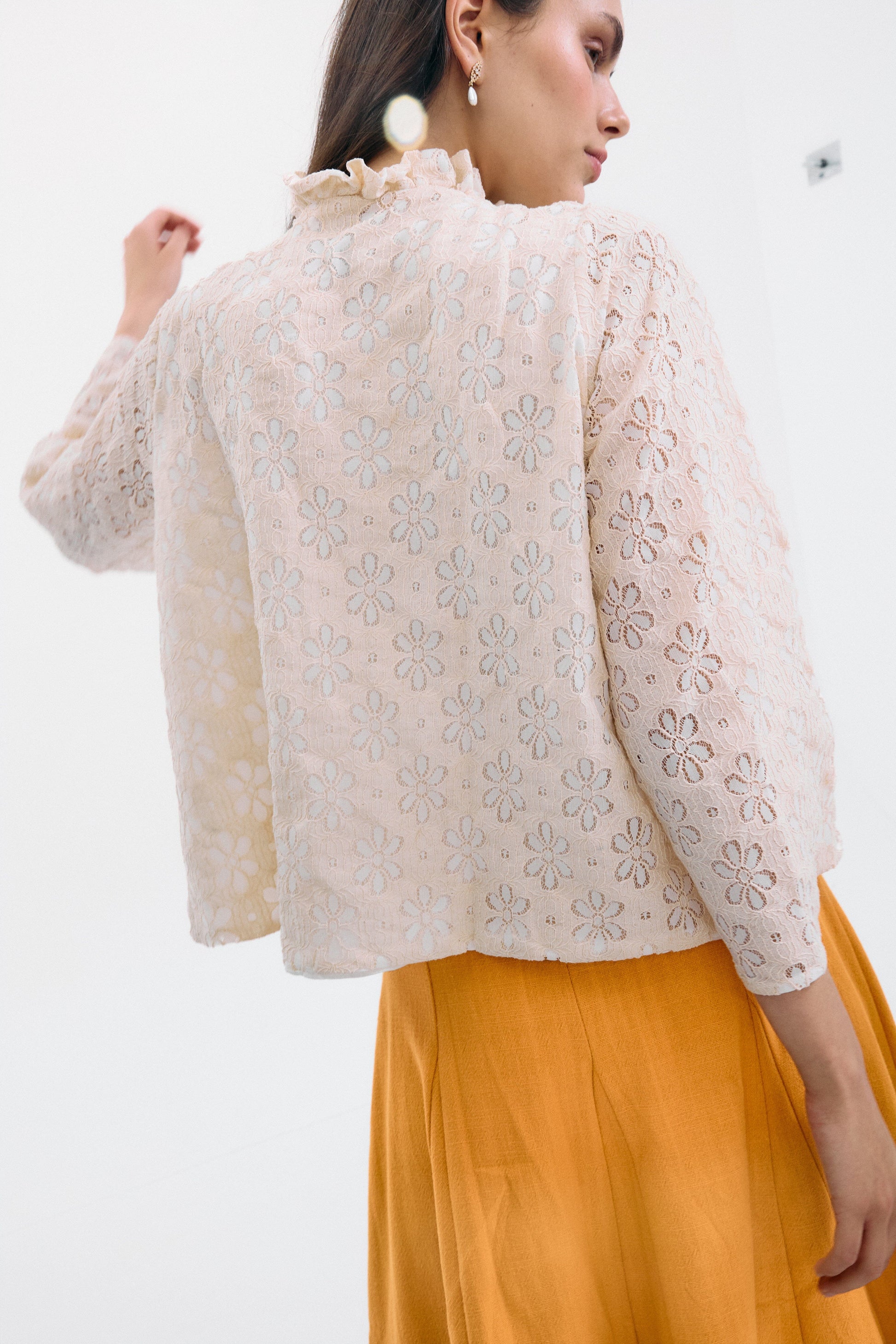 Blusa Meriggio Flores Bordadas Beige Shirts & Blouses IPA BRAND 