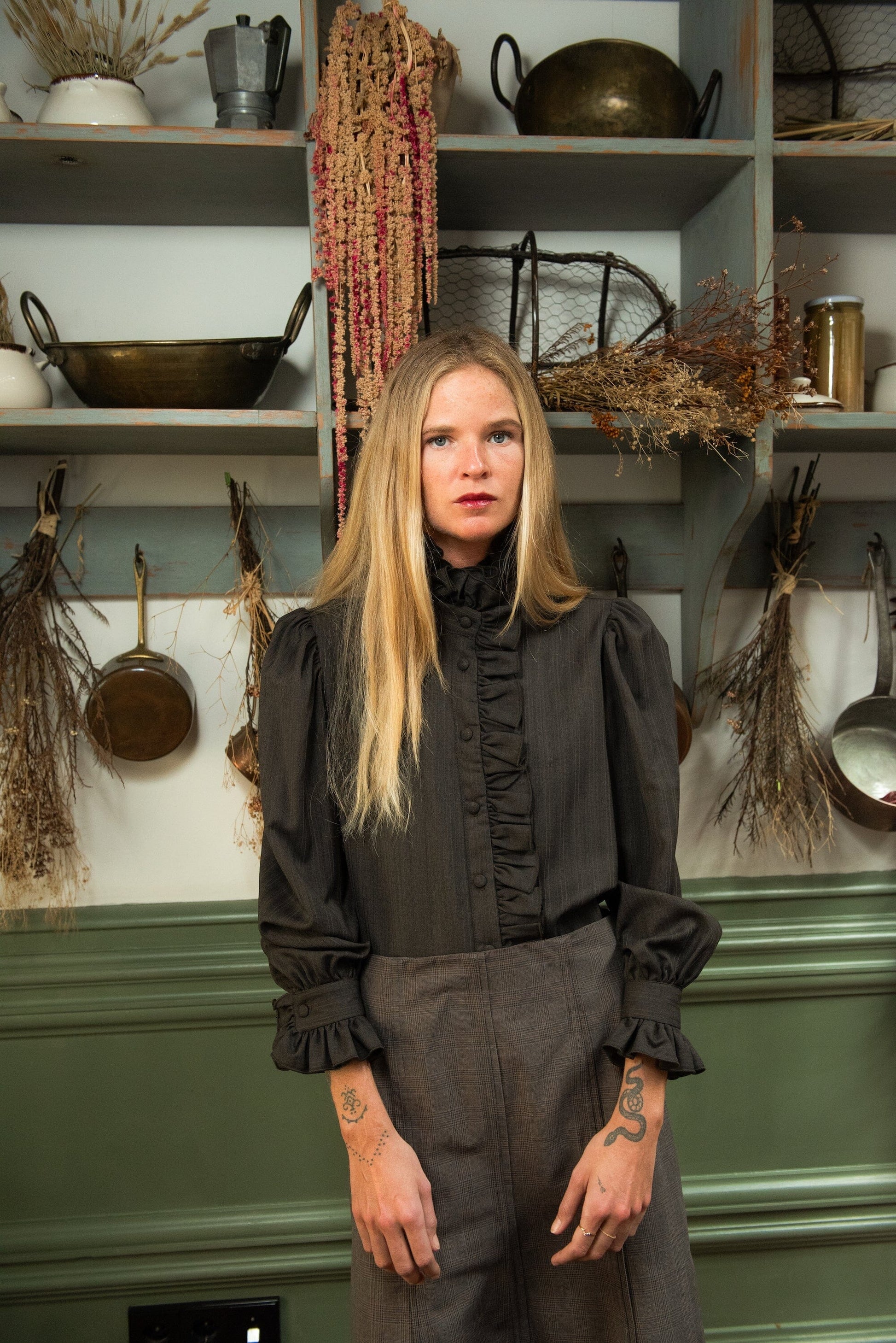 Blusa Rigi Volantes Marrón IPA BRAND 