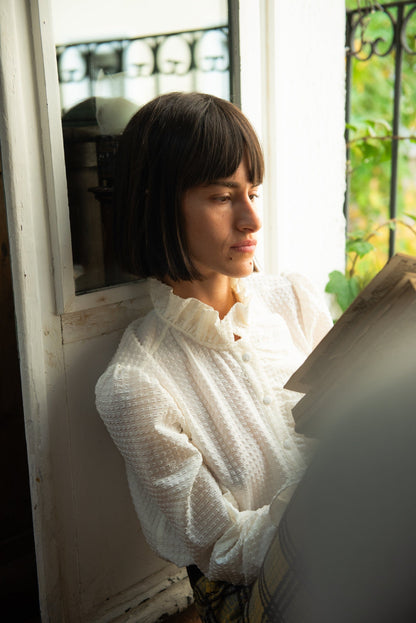 Blusa Valdora Volantes Blanca IPA BRAND 