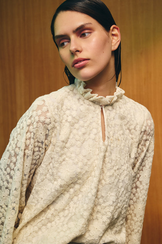 Blusa Vita Lenta Bordados Blanco Shirts & blouses IPA BRAND 
