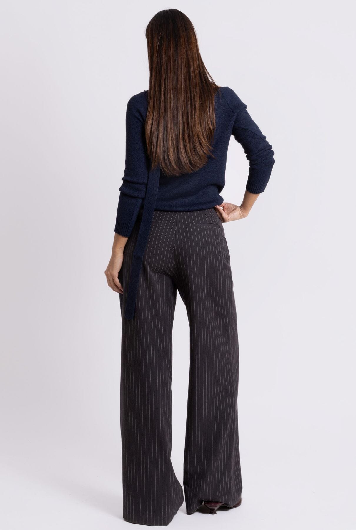 BOAT NECK SWEATER: NAVY Sweaters The Villã Concept 