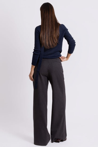 BOAT NECK SWEATER: NAVY Sweaters The Villã Concept 