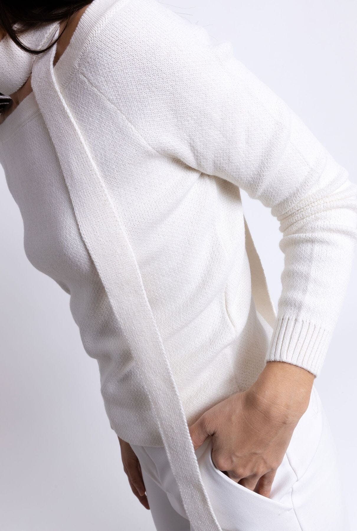 BOAT NECK SWEATER: WHITE Sweaters The Villã Concept 