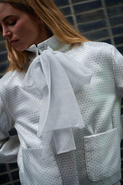 Bomber Lindsey Plateada Prendas de vestir Julise Magon 