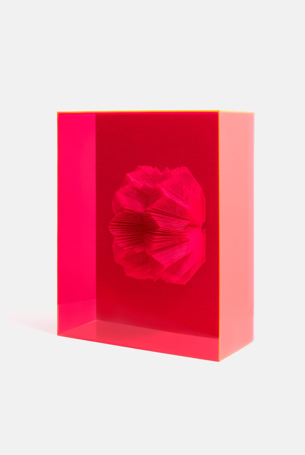 Caja escultura rojo fluor Sculptures Bana Studio 