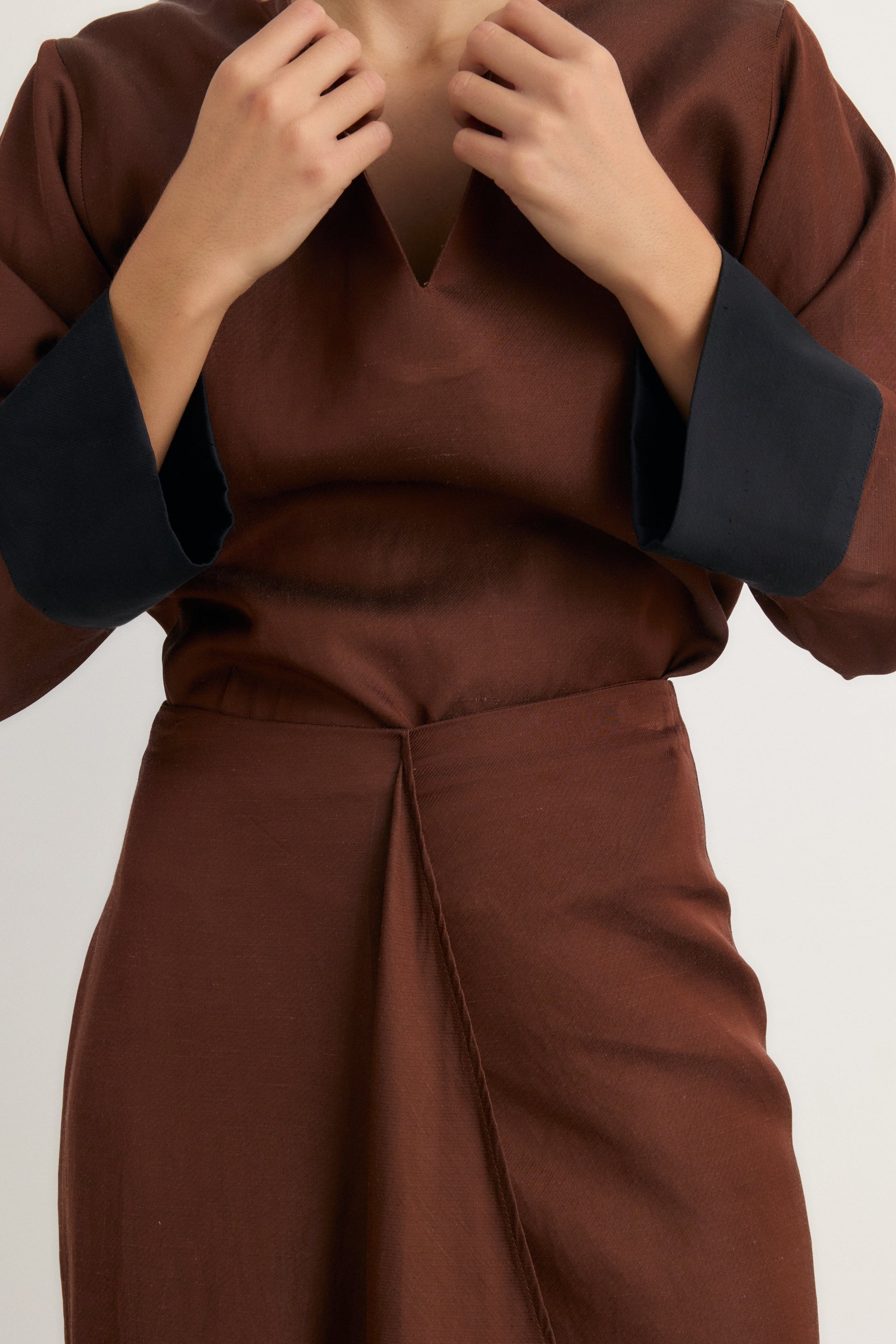 Camisa Alfonsina Marrón Shirts & Blouses Galcon Studio 