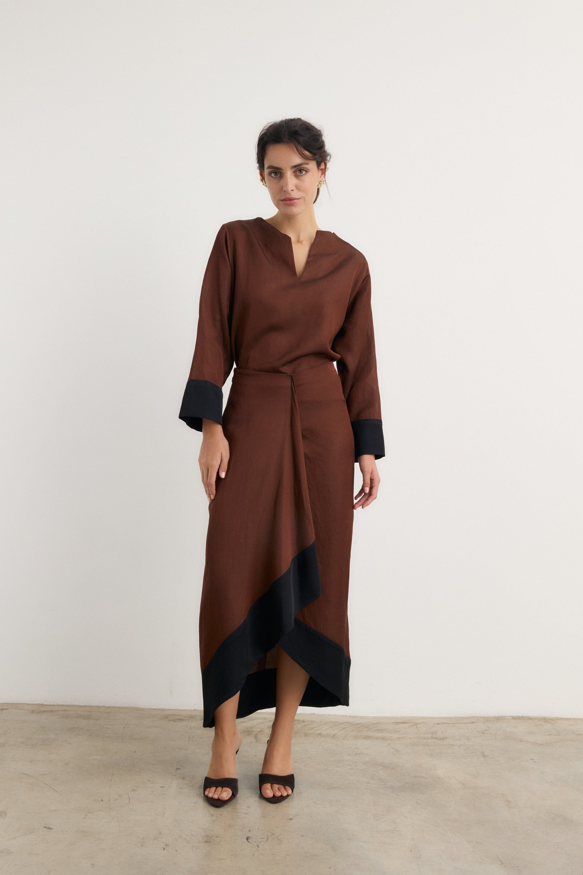 Camisa Alfonsina Marrón Shirts & Blouses Galcon Studio 