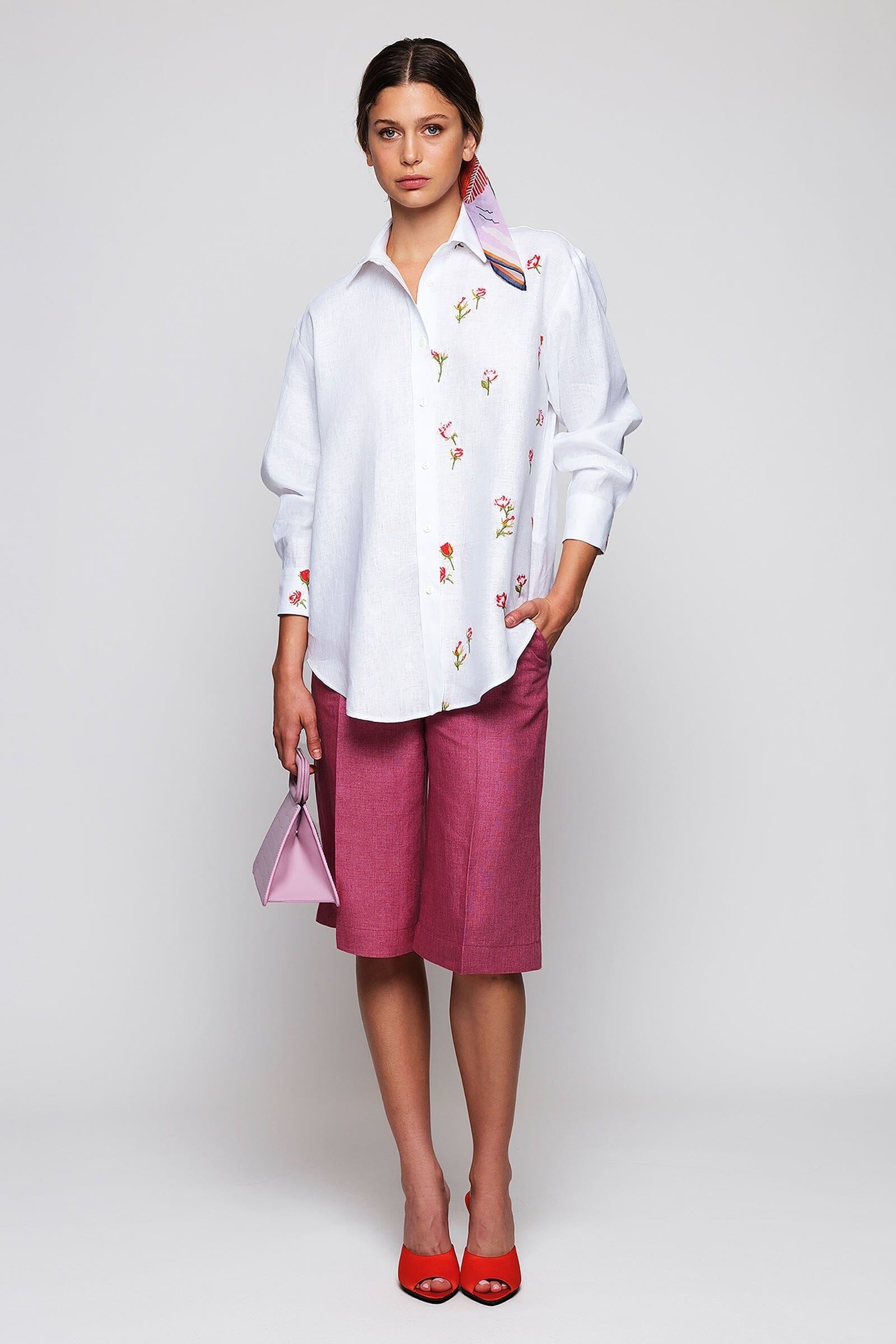 Camisa blanca con bordados florales de lino Shirts & blouses Mirto 