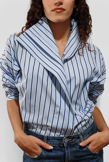 Camisa cierre lateral rayas azul marino y blancas Shirts & blouses Iki Essentials 