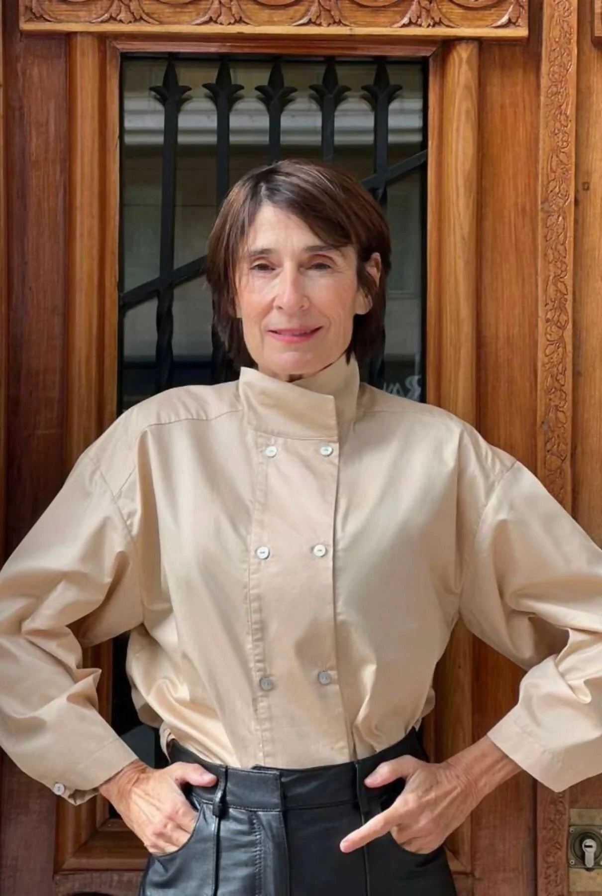 Camisa Elsa Manga larga beige Shirts & Blouses Iki Essentials 