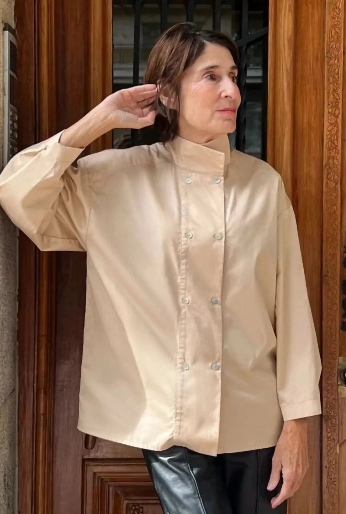 Camisa Elsa Manga larga beige Shirts & Blouses Iki Essentials 