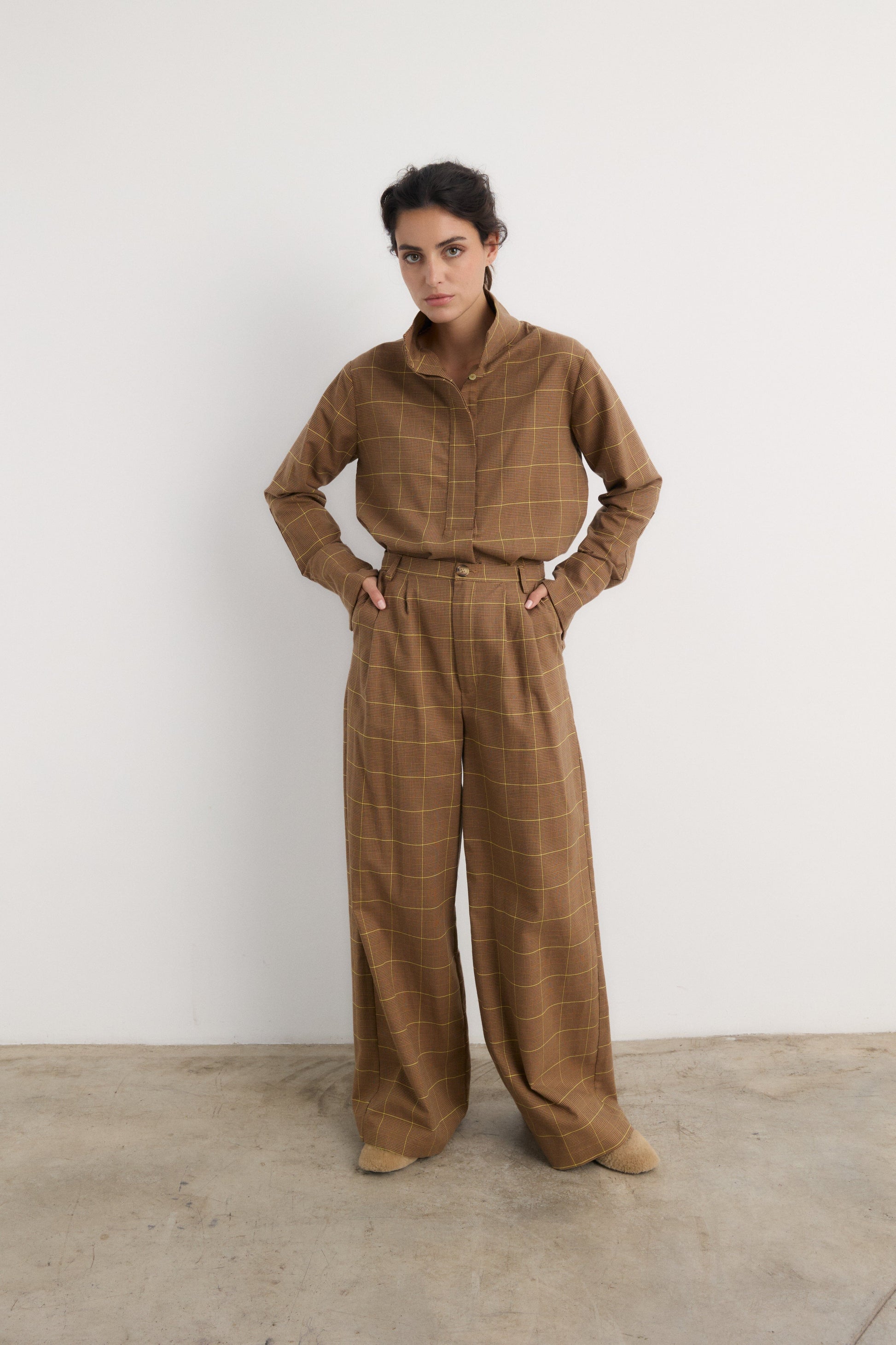 Camisa Ingrid cuadro beige Shirts & Blouses Galcon Studio 