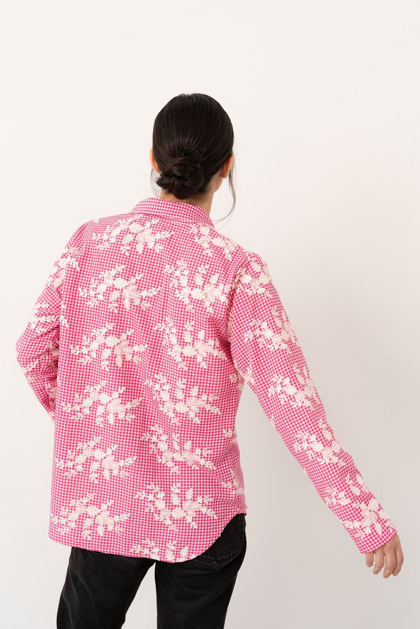 Camisa lazada bordada rosa Vano Studio 