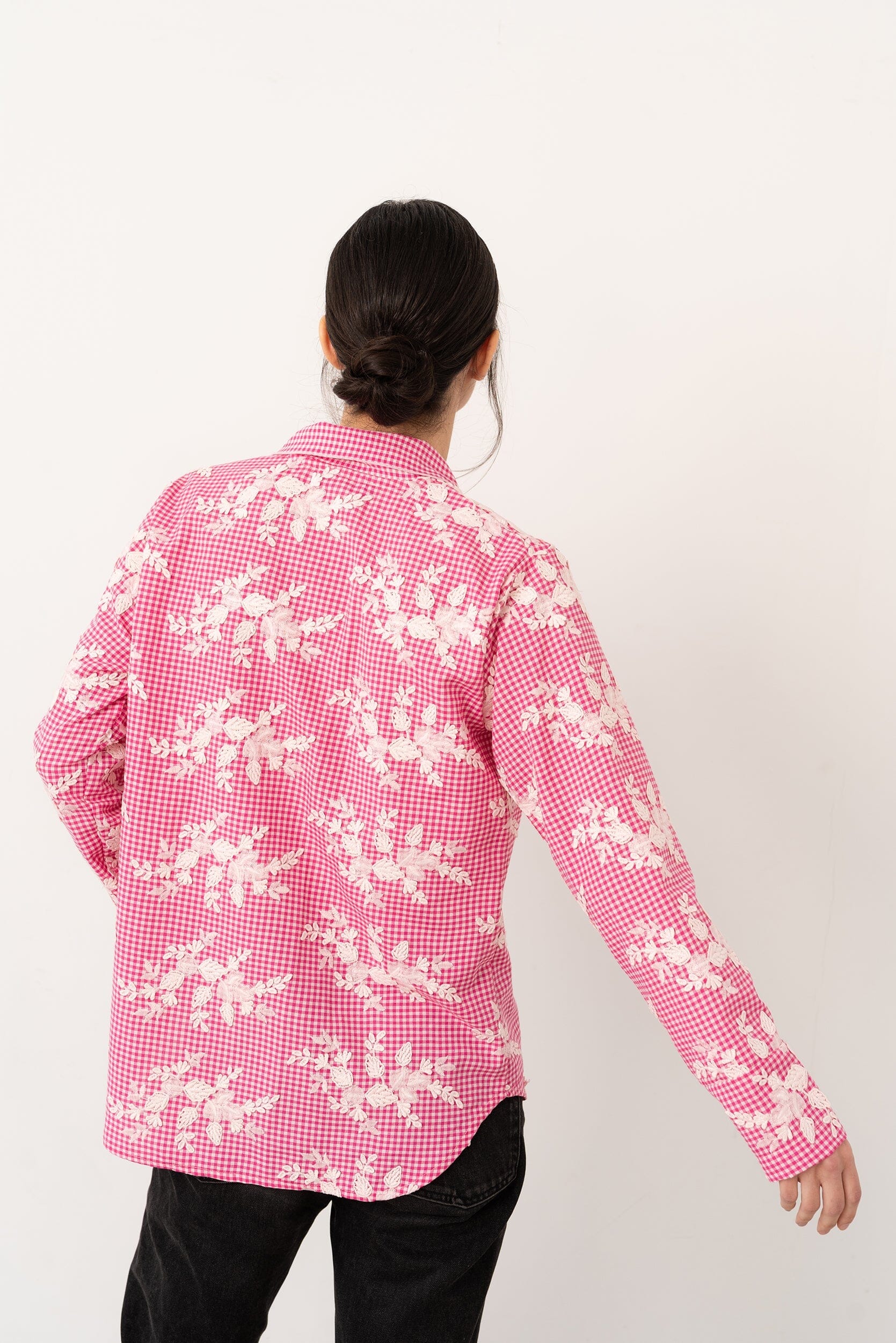 Camisa lazada bordada rosa Vano Studio 