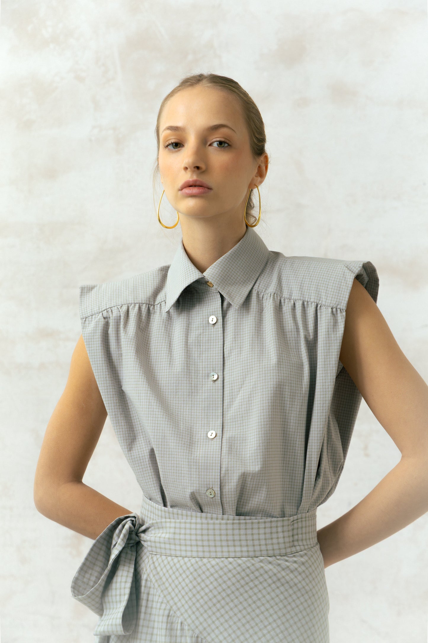 Camisa Marieta Sin Mangas Cuadros Verde Neutro Shirts & Tops Julise Magon 