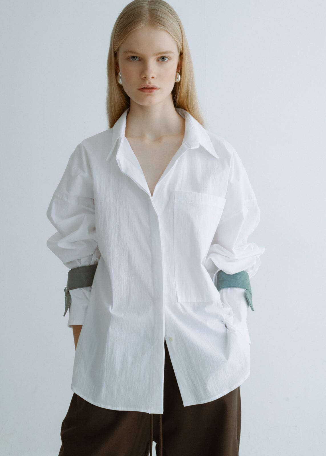 Camisa oversize blanca con cuero Shirts & blouses Miguel Marinero 