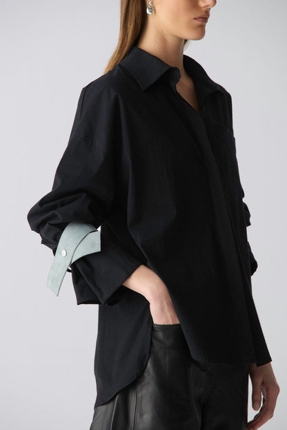 Camisa oversize de algodón negro con puños de cuero Shirts & Tops Miguel Marinero 