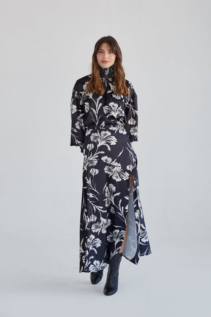 Camisa Soco Flores Negra Shirts & blouses Julise Magon 