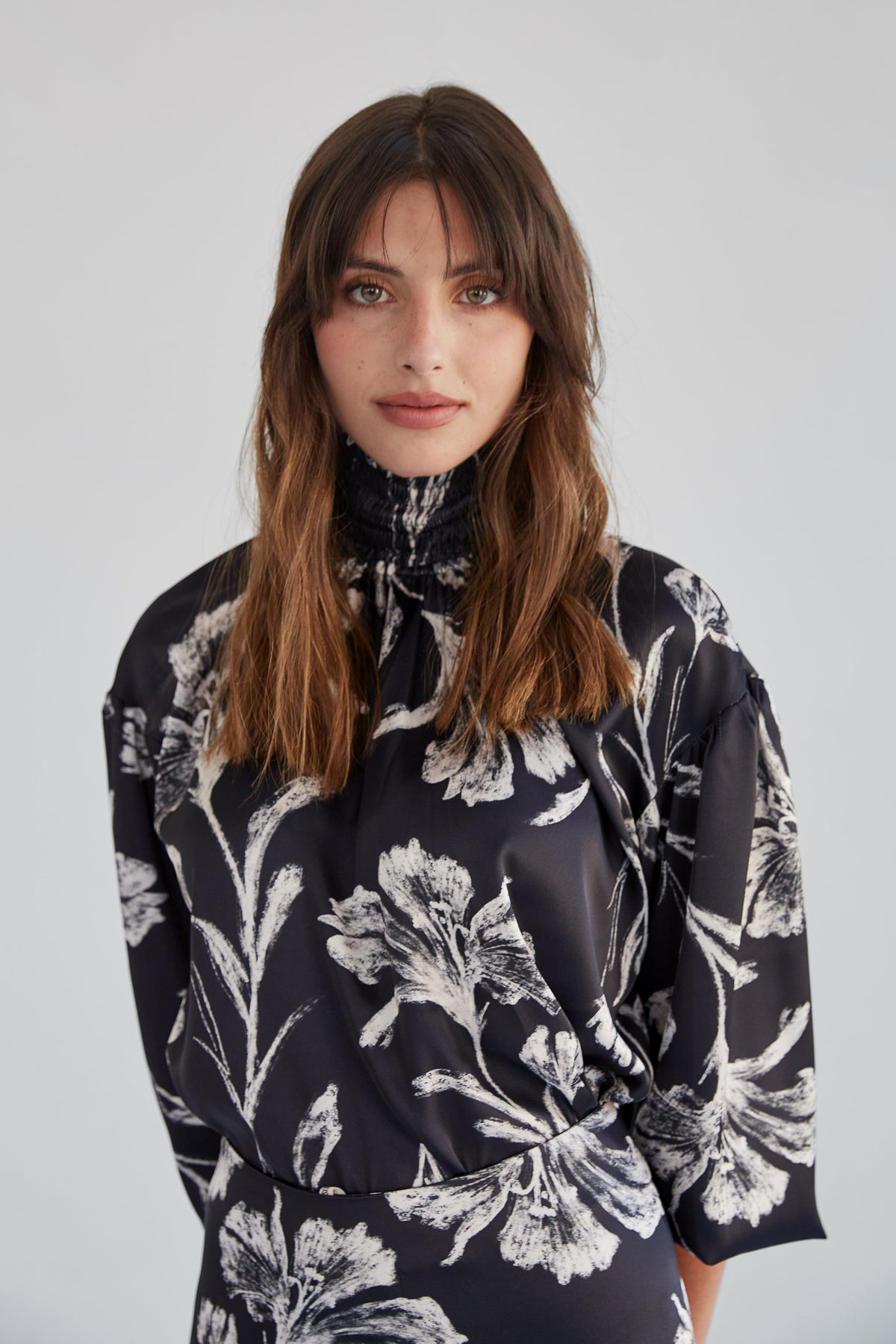 Camisa Soco Flores Negra Shirts & blouses Julise Magon 