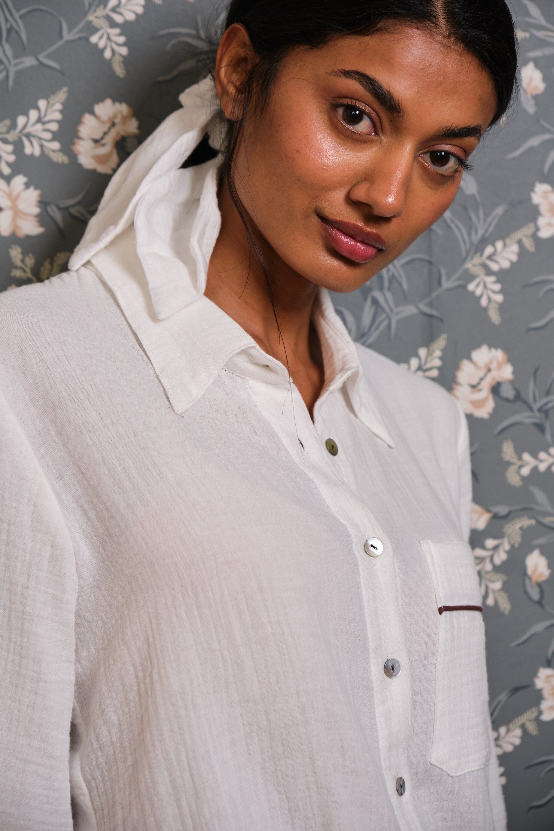 Camisola Bambula Blanco con vivo Tostado Camisola Vicky Bargalló 