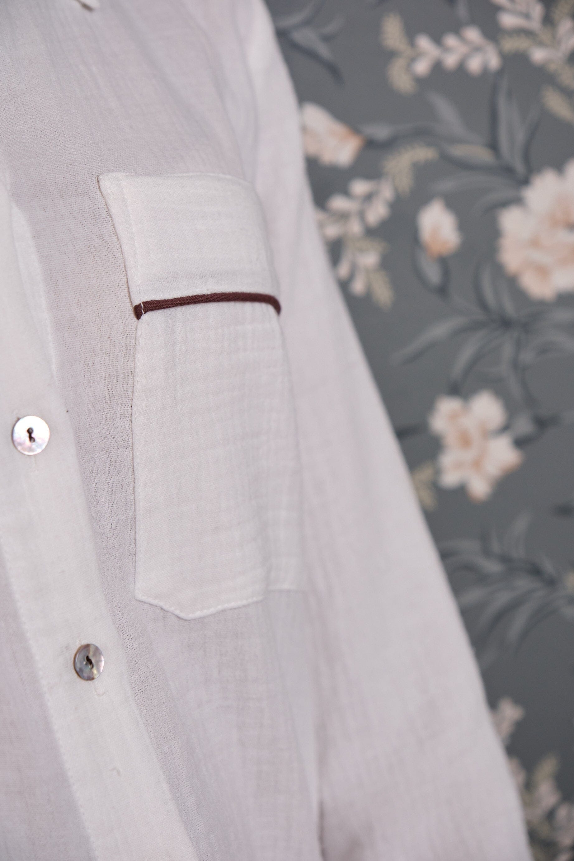 Camisola Bambula Blanco con vivo Tostado Camisola Vicky Bargalló 