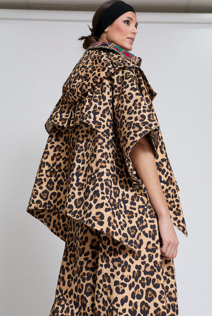 Capa Corta Leopardo Coats Zaitegui Studio 