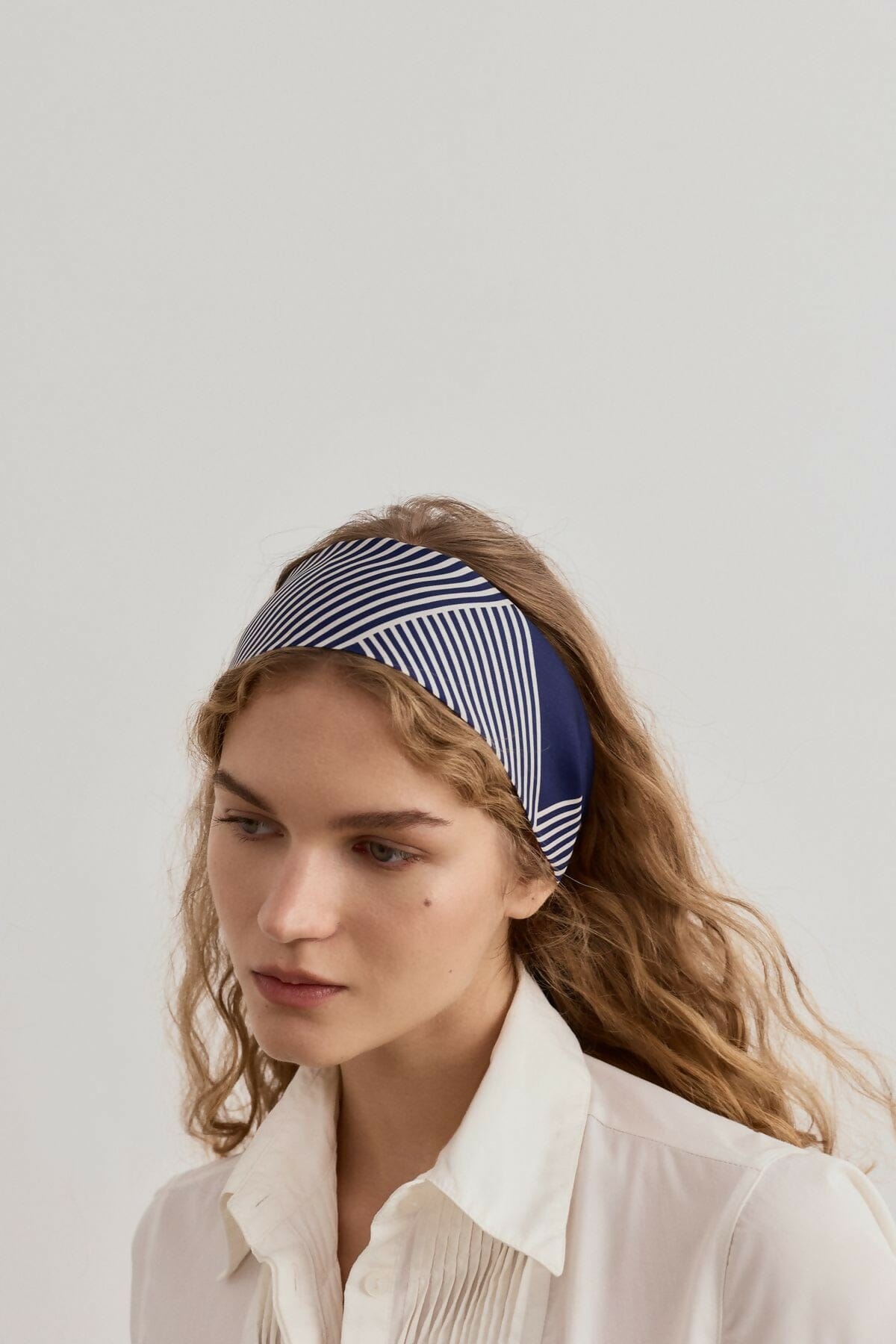 CARMEN BLUE SCARF Foulards & Scarves Van Hise 