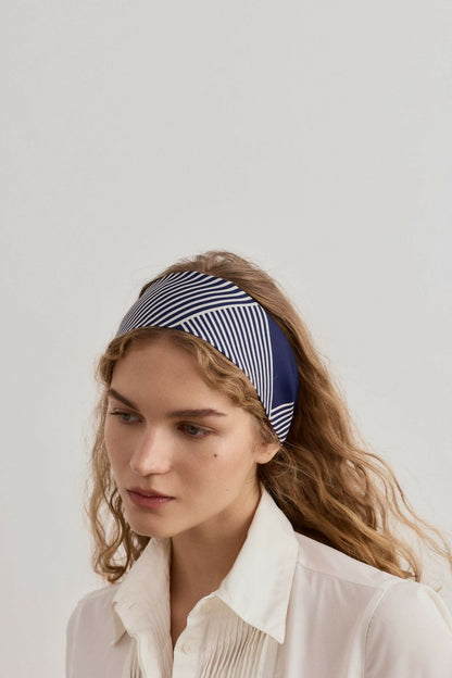 CARMEN BLUE SCARF Foulards & Scarves Van Hise 