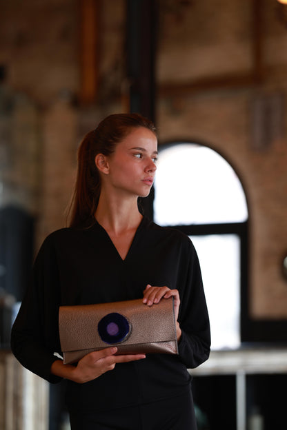 Cartera Maxi Bronce Ágata Morada Bags Ecue 