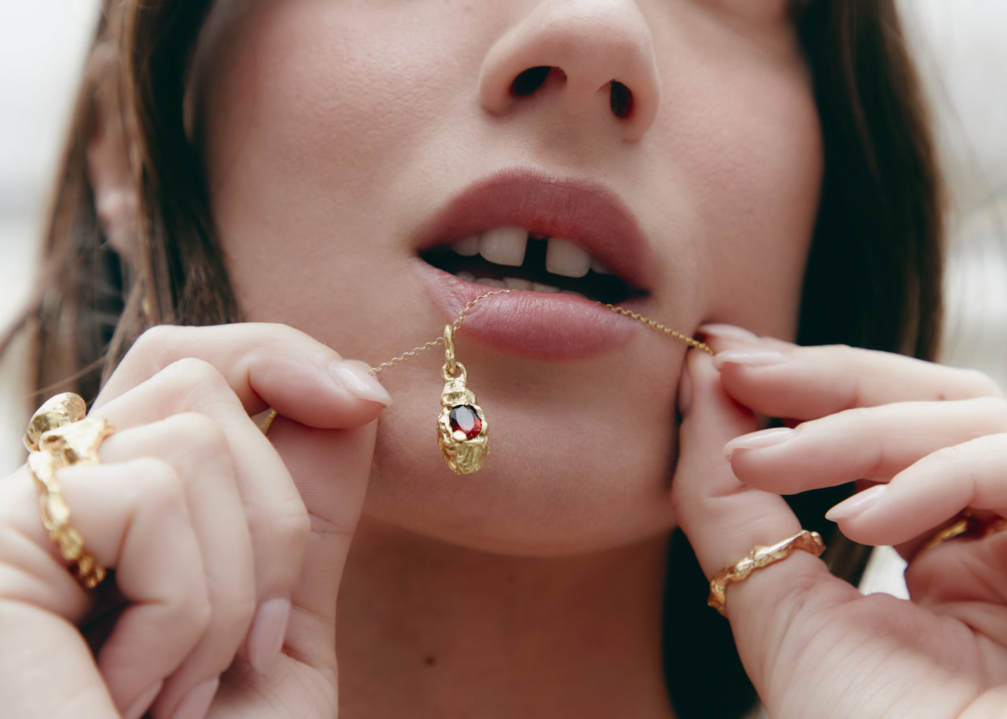 Caure Pendant Gold Necklaces Albert Coll 