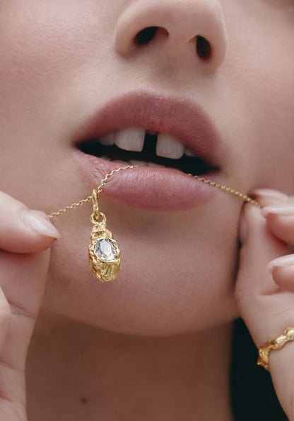 Caure Pendant Gold Necklaces Albert Coll 