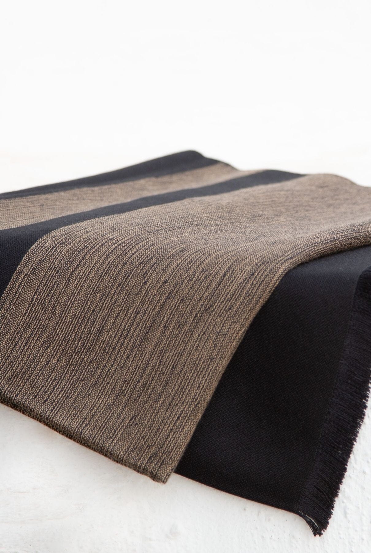 CHAL CASHMERE/ SEDA Fino NEGRO JASP ORO Foulards & Scarves Victoria de Talhora 