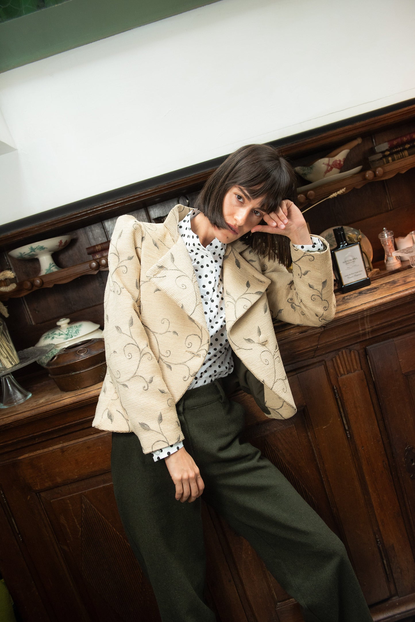 Chaqueta Alsten Beige Estampado Flores Jackets IPA BRAND 