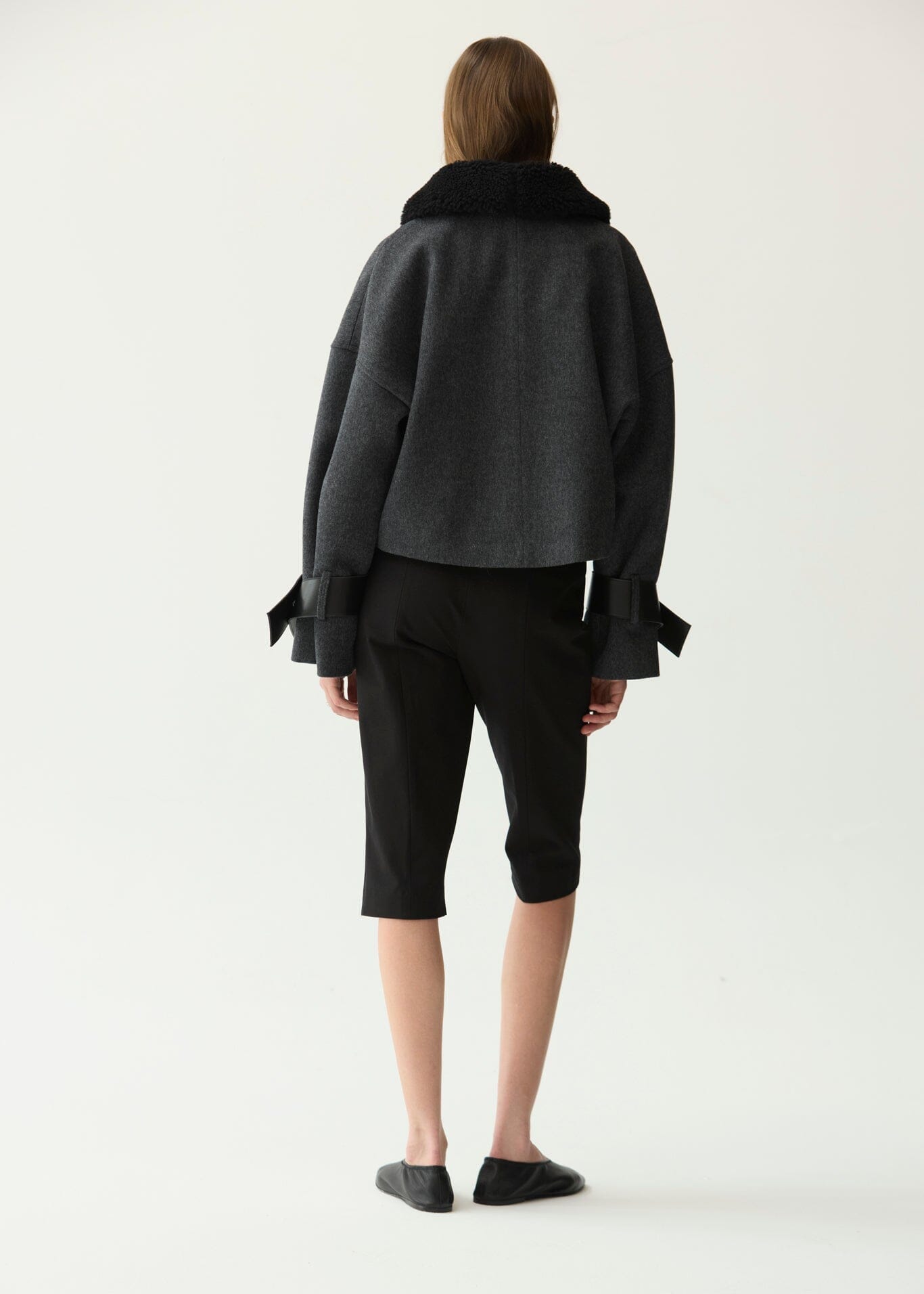 Chaqueta corta de lana y pelo gris Miguel Marinero 