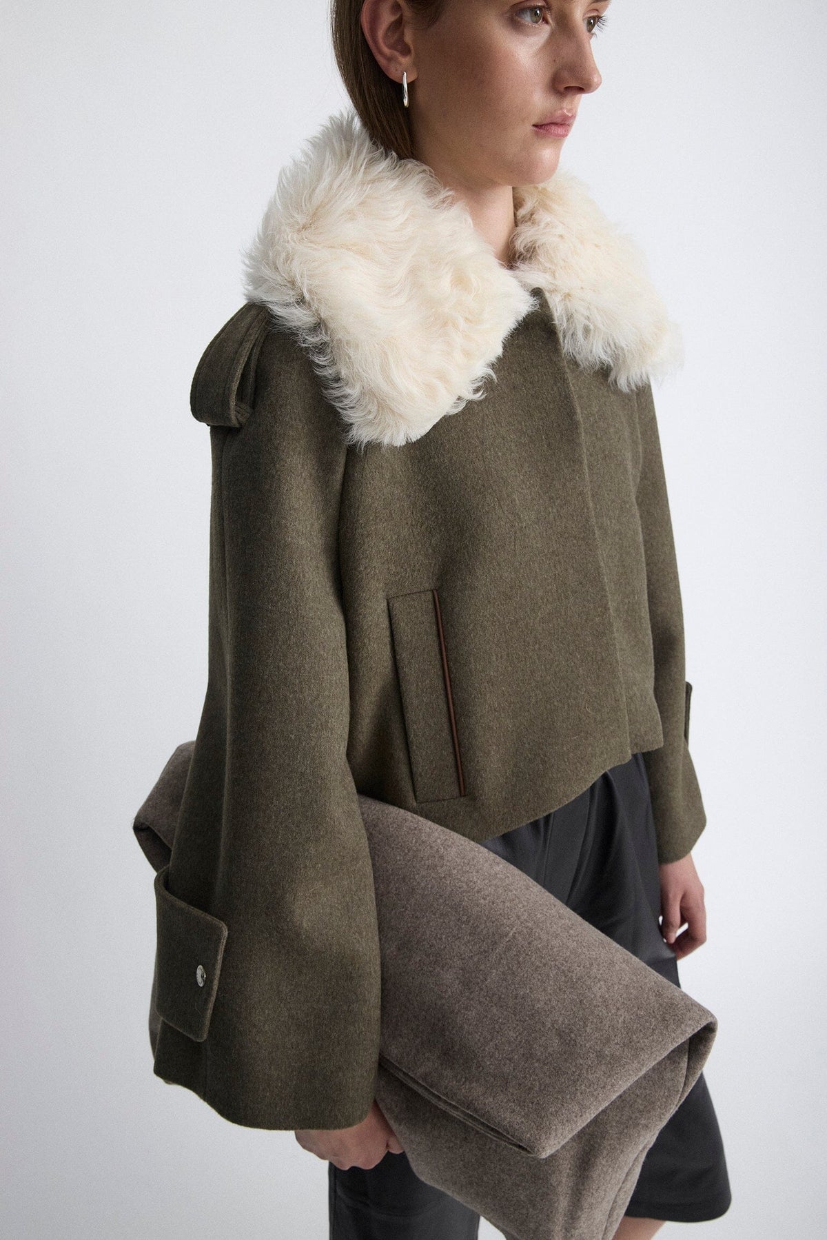 Chaqueta corta de lana y pelo verde Jackets Miguel Marinero 