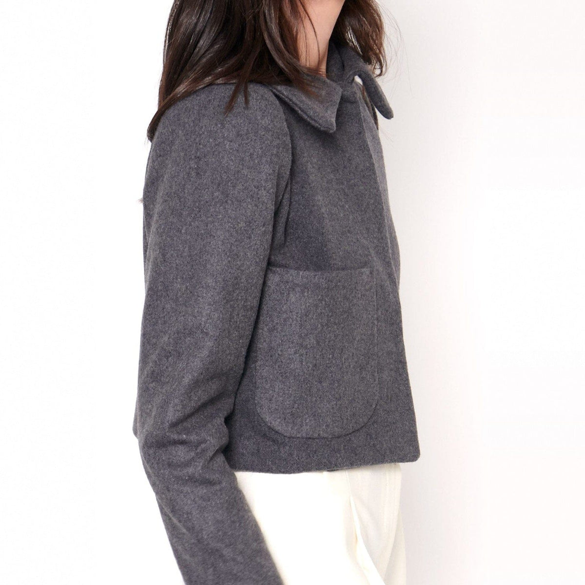 Chaqueta gris bolsillo sobrepuesto Jackets Luciana Estudio 