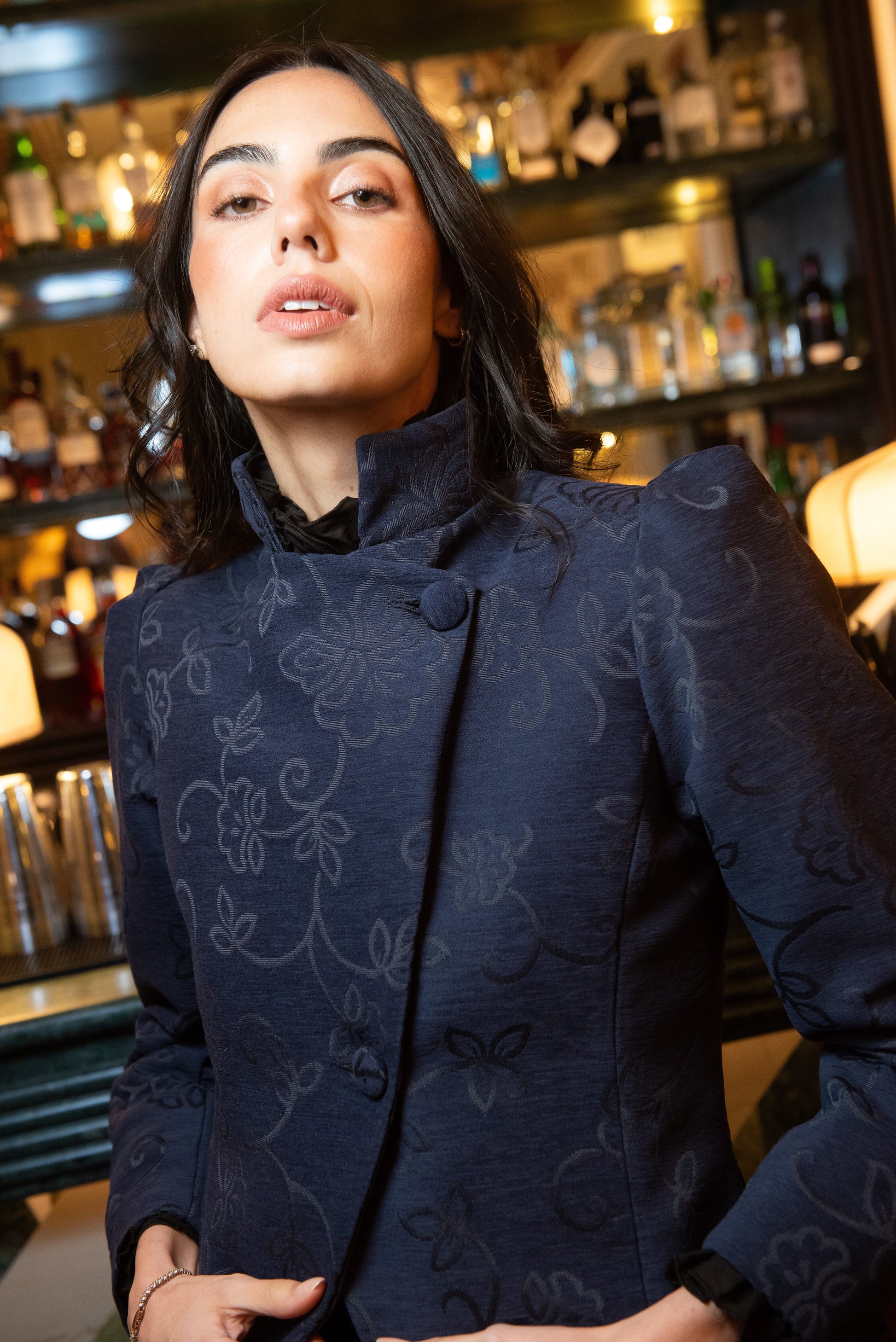 Chaqueta Hearth Azul Marino Estampado Flores Jackets IPA BRAND 