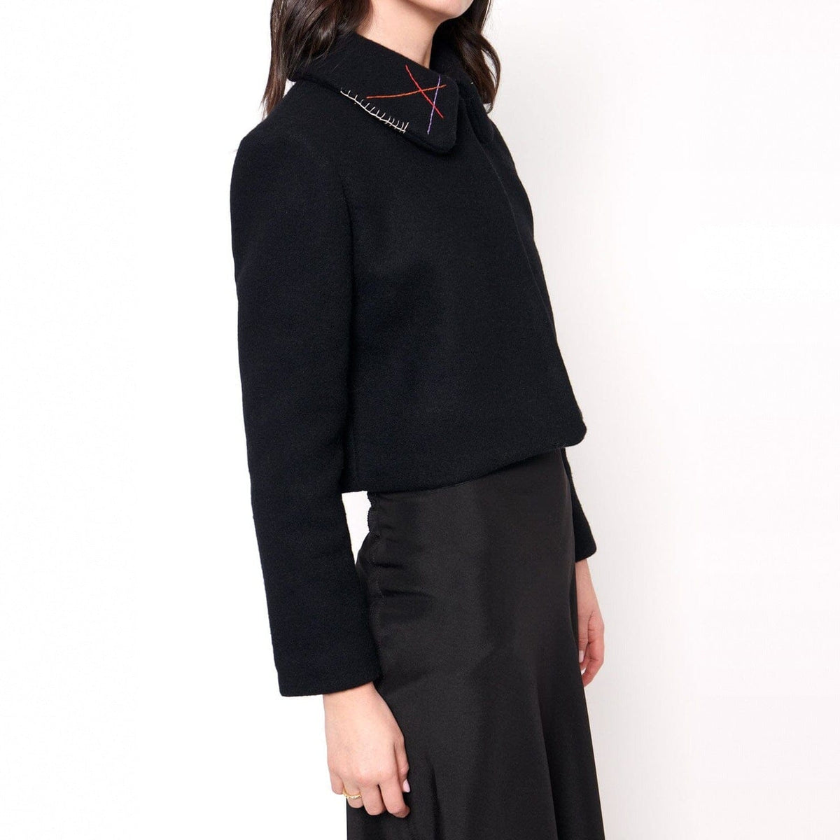 Chaqueta negra cuello bordado Jackets Luciana Estudio 