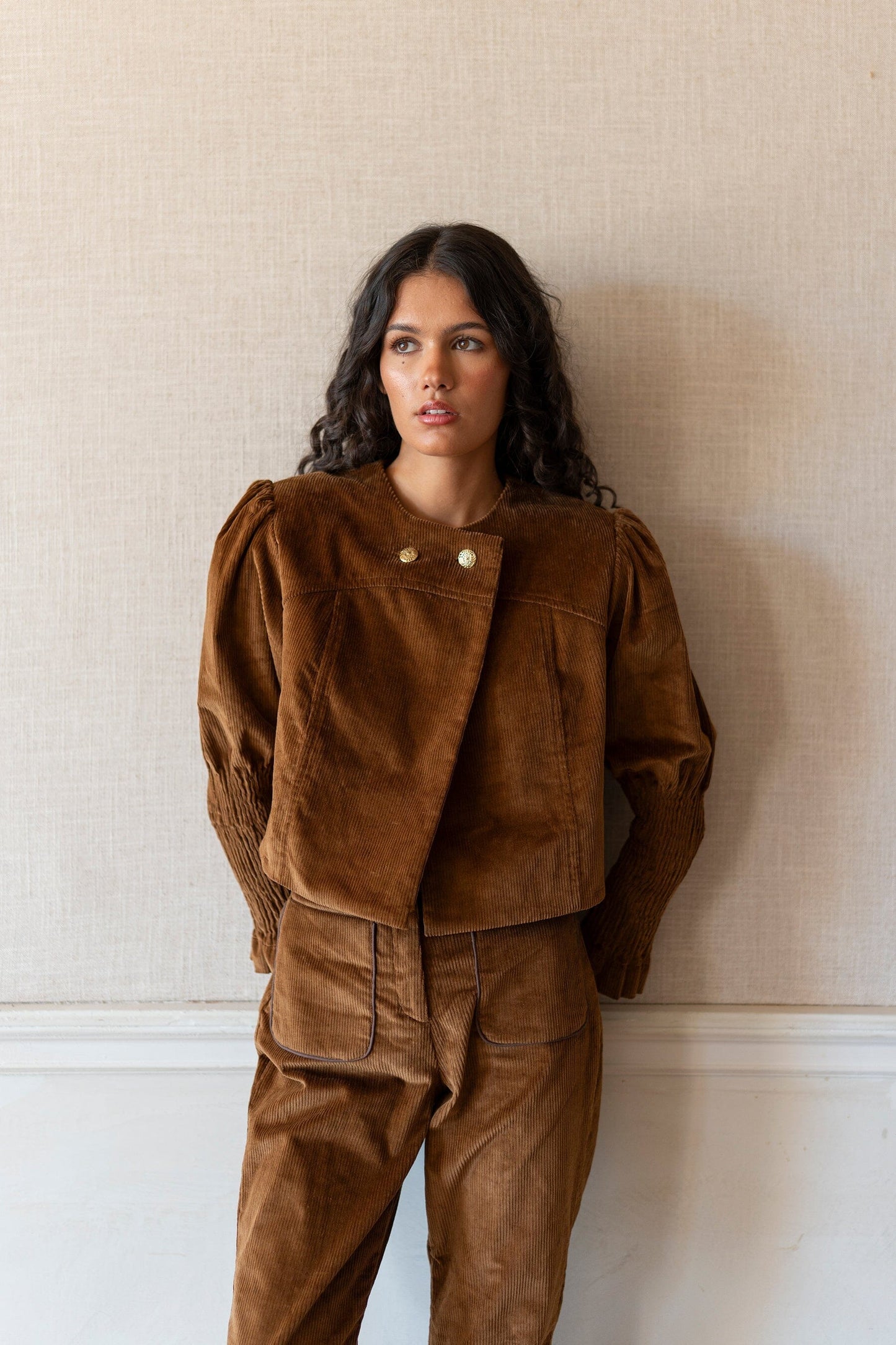 Chaqueta pana marrón Jackets Vano Studio 