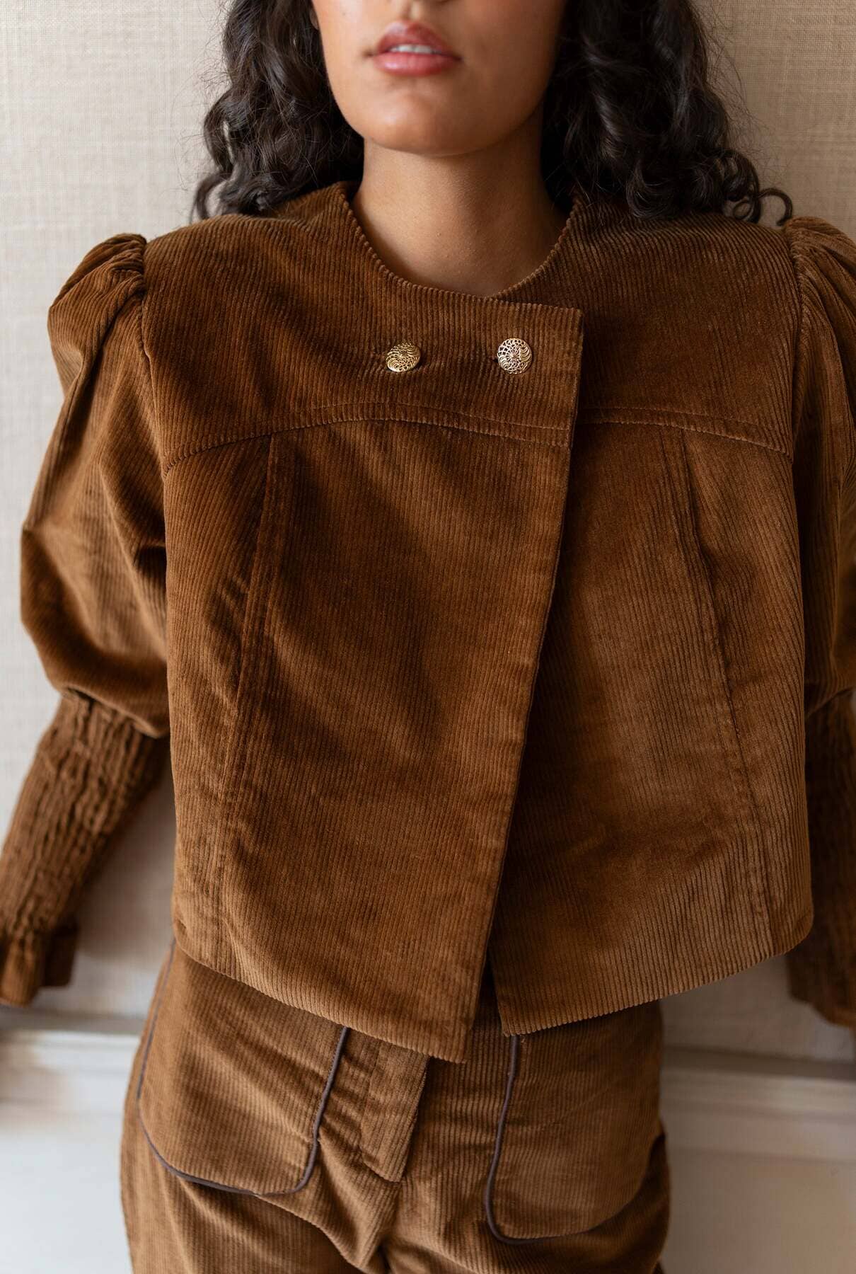 Chaqueta pana marrón Jackets Vano Studio 