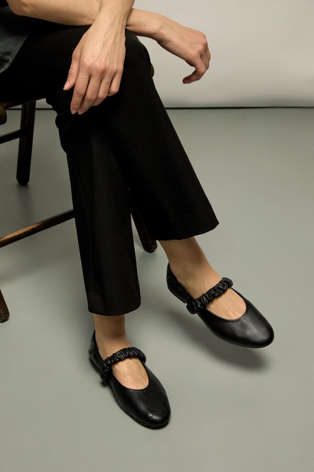 Charlie Ballet Flats in Black Leather Flat shoes AUGUSTA 