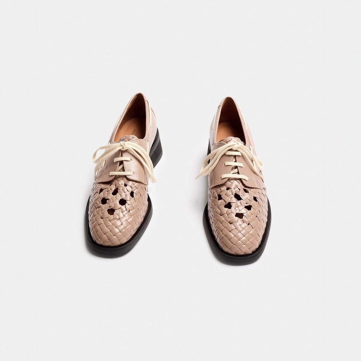 CIRILA MALVA TRENZADO Loafers Naguisa 