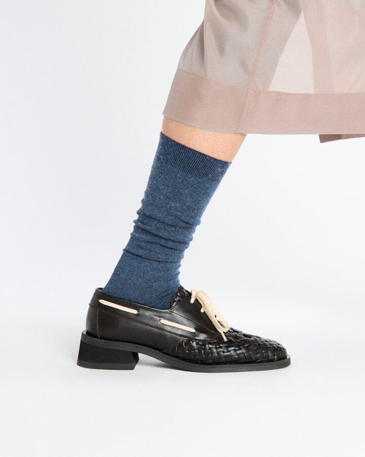 CIRILA MARRON OSCURO TRENZADO Loafers Naguisa 