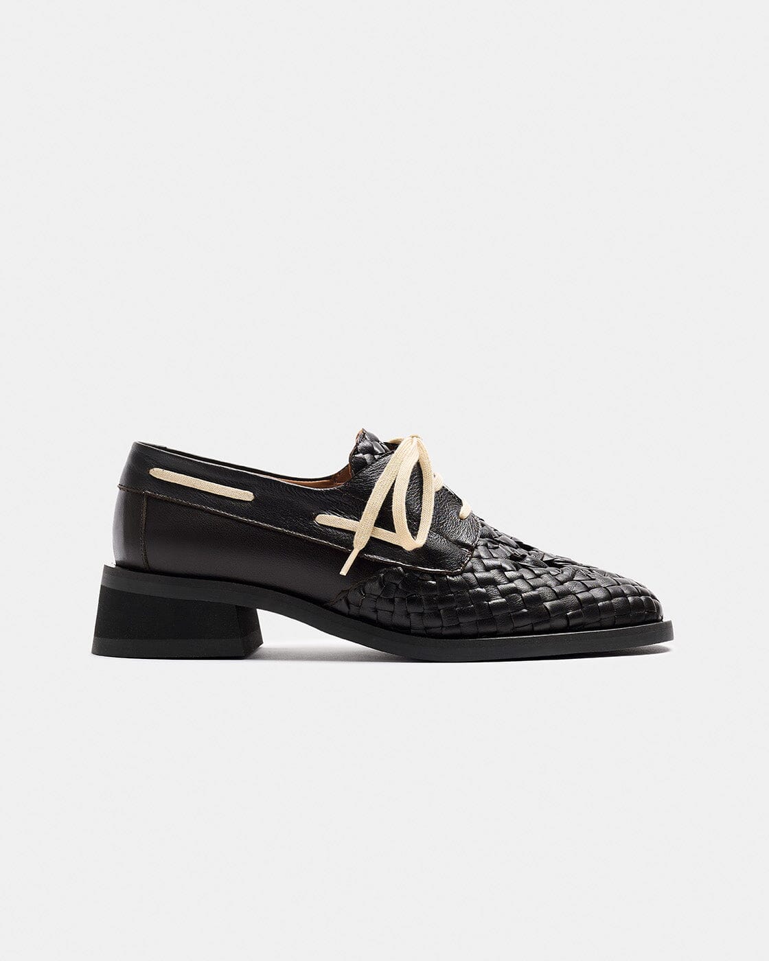 CIRILA MARRON OSCURO TRENZADO Loafers Naguisa 