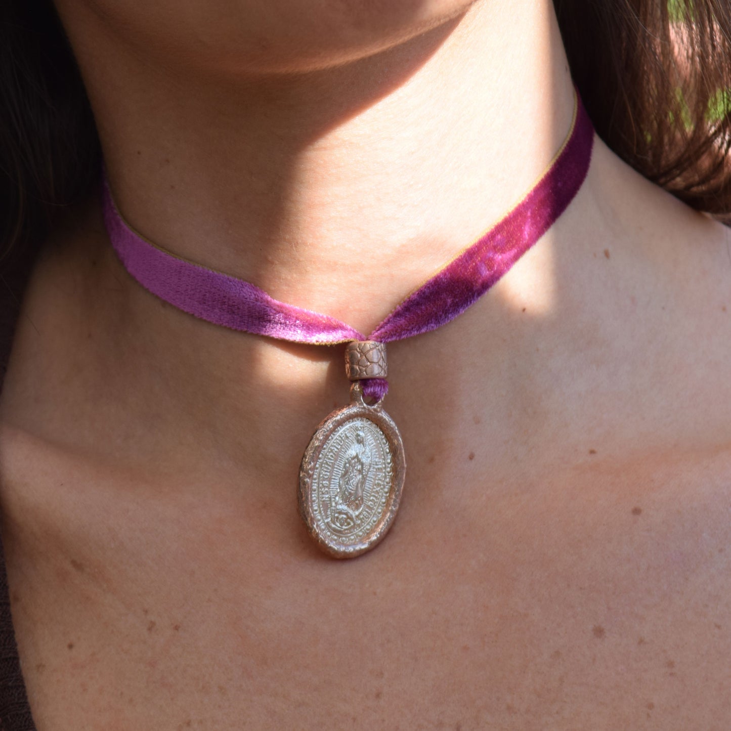 Collar Choker Virgen de Guadalupe Oro Rosa 18k Necklaces Elena Carrera 